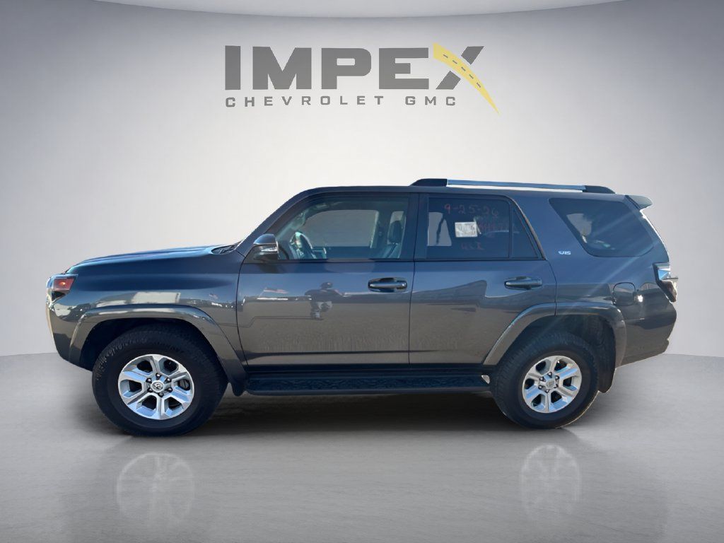 Used 2023 Toyota 4Runner SR5 Premium AWD/4WD image 2