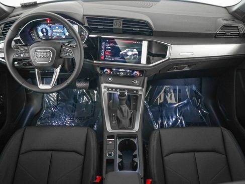 New 2025 Audi Q3 2.0T Premium image 12