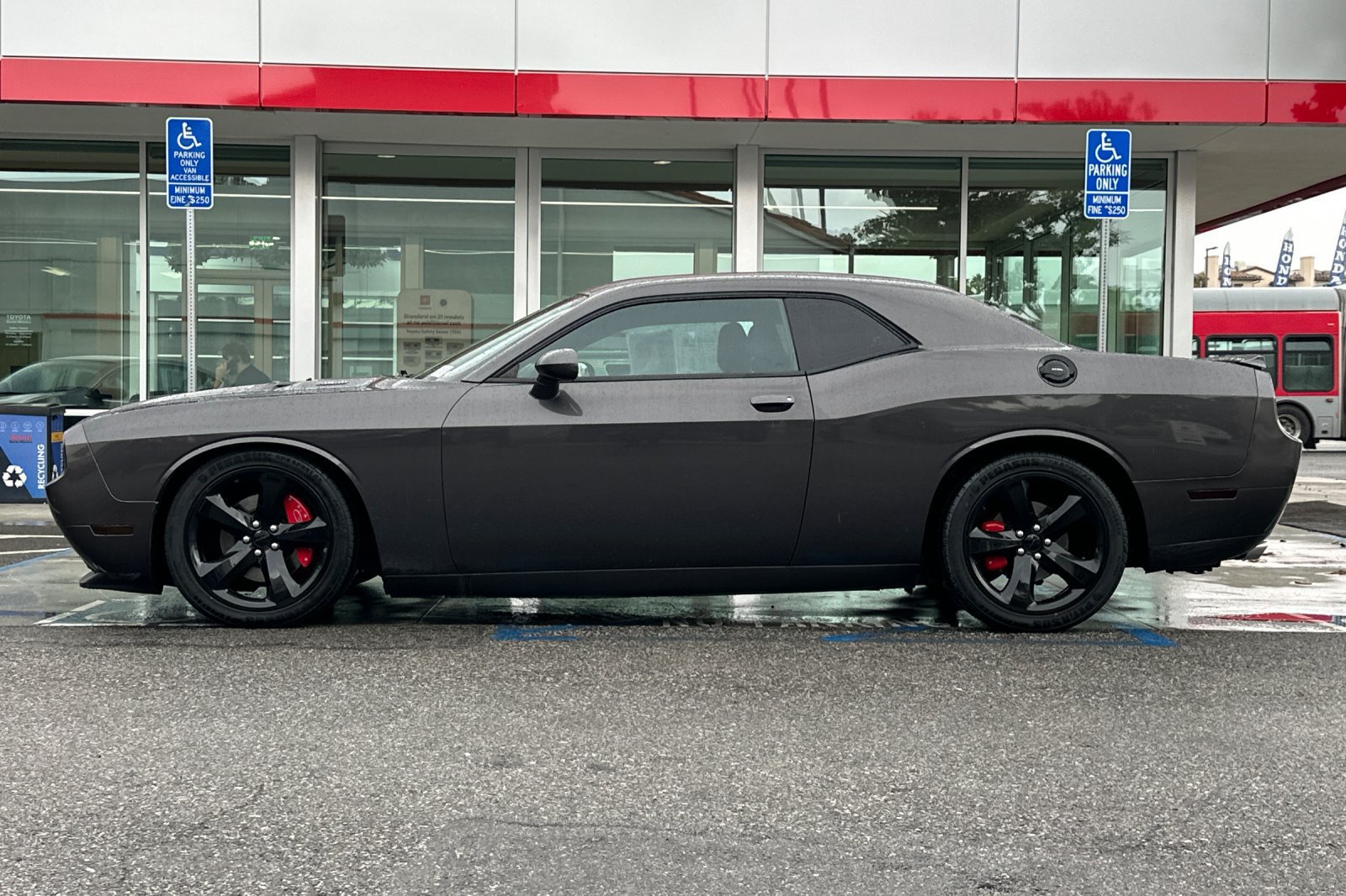 Used 2013 Dodge Challenger R/T w/ Blacktop Pkg RWD image 7