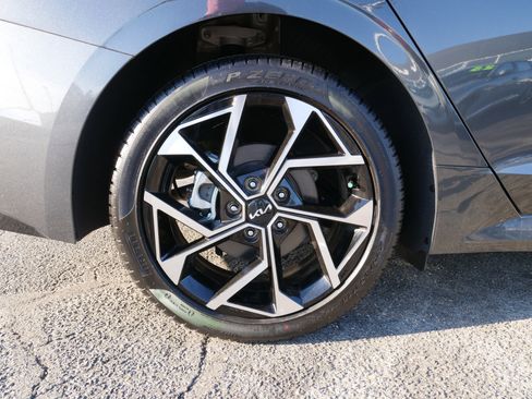 New 2025 Kia K5 EX image 11