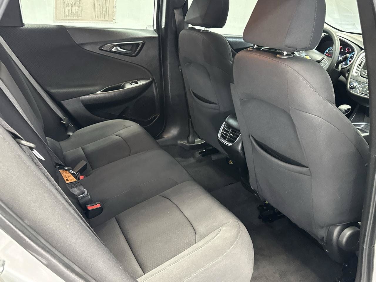 Used 2022 Chevrolet Malibu LT FWD image 11