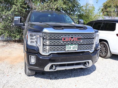 Used 2022 GMC Sierra 3500 Denali AWD/4WD image 9