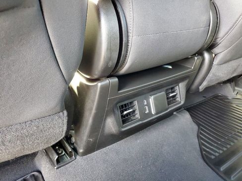 Used 2024 Chevrolet Silverado 1500 LT image 28