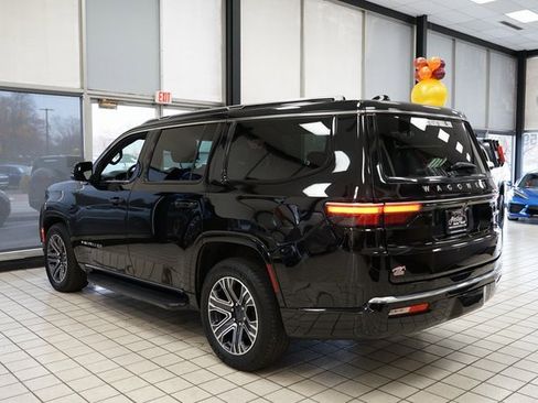 Used 2024 Jeep Wagoneer Series II w/ Flexible Seating Group image 5