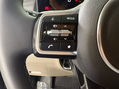 New 2026 Kia Carnival EX FWD image 21