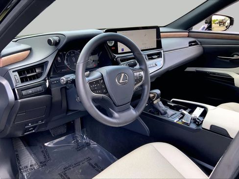 Certified 2024 Lexus ES 350 w/ Premium Package FWD image 18
