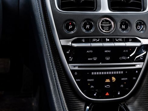 Used 2018 Aston Martin DB11 V12 image 31