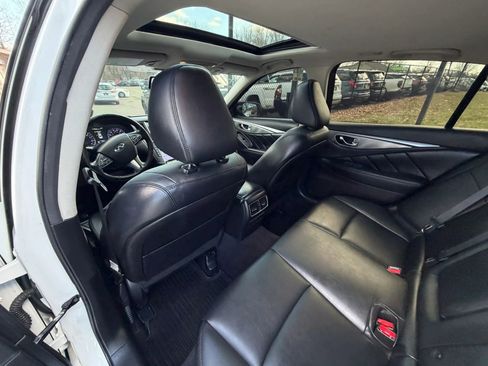 Used 2015 INFINITI Q50 Premium w/ Navigation Package image 18