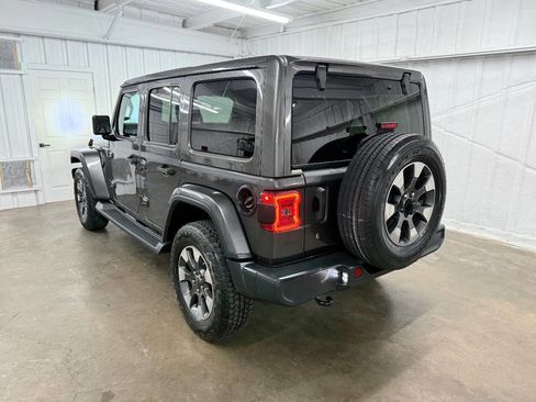 Used 2018 Jeep Wrangler Unlimited Sahara w/ Dual Top Group image 17