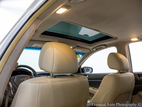 Used 2011 INFINITI G37 x Sedan w/ Premium Pkg image 16