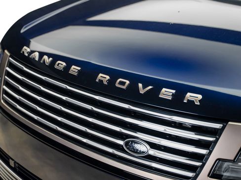 Used 2024 Land Rover Range Rover SV image 11