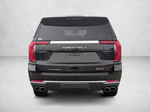 Used 2025 GMC Yukon Denali image 6