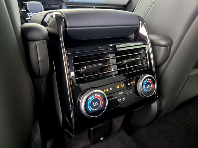 New 2026 Land Rover Range Rover Sport Dynamic SE AWD/4WD image 13