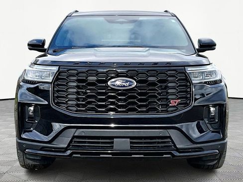 Certified 2025 Ford Explorer ST image 3