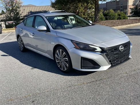 Used 2023 Nissan Altima 2.5 SL image 6