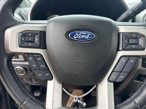 Used 2017 Ford F250 Lariat w/ Lariat Ultimate Package AWD/4WD image 16