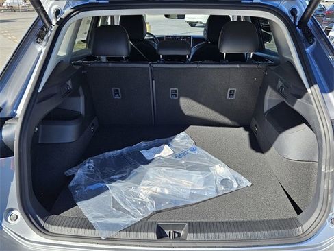 New 2026 Volkswagen Tiguan SE image 12