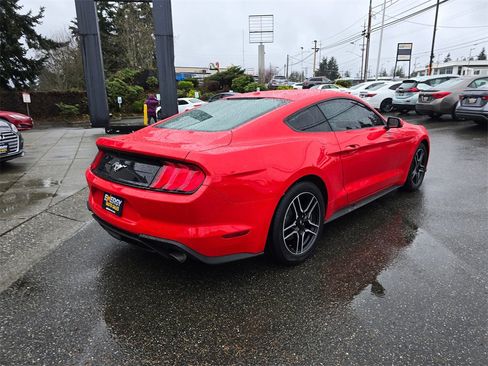 Used 2018 Ford Mustang Premium image 3