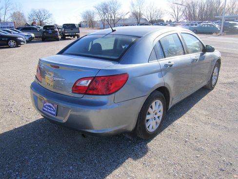 Used 2010 Chrysler Sebring Touring image 6