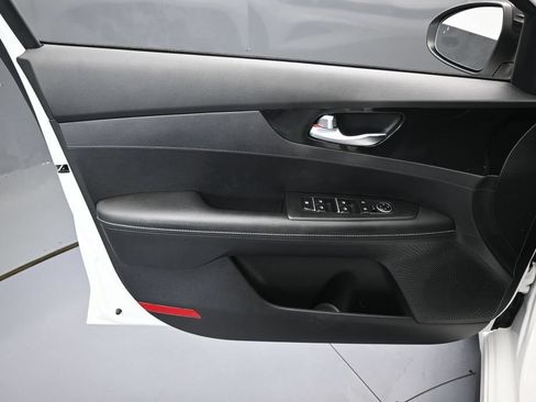 Used 2022 Kia Forte GT-Line w/ GT-Line Technology Package FWD image 12