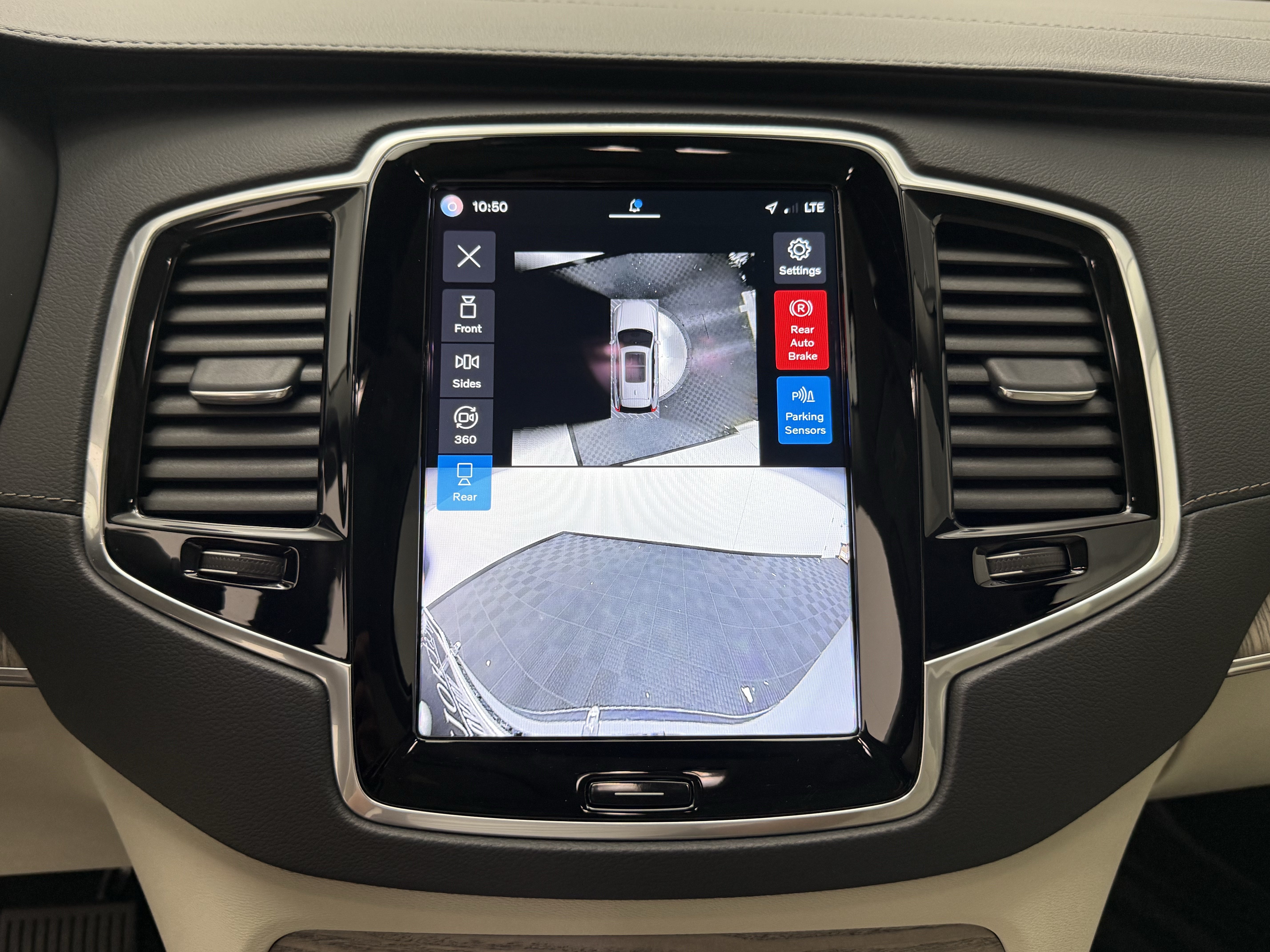Certified 2024 Volvo XC90 B6 Ultimate w/ Protection Package Premier AWD/4WD image 21