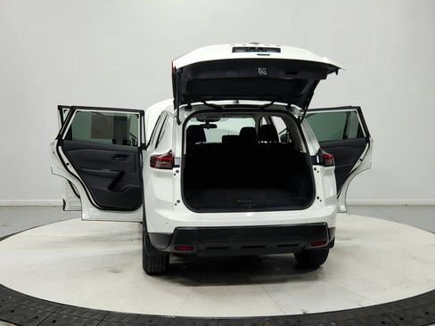 Used 2024 Nissan Rogue S AWD/4WD image 15
