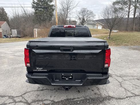 Used 2025 Chevrolet Colorado Z71 w/ Midnight Edition image 4
