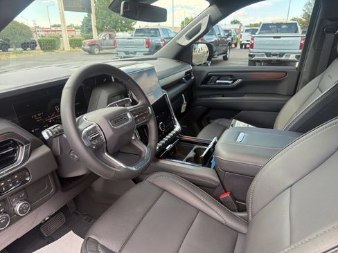 New 2026 GMC Yukon XL Denali w/ Sun & Power Step Package AWD/4WD image 11