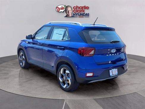 New 2025 Hyundai Venue Limited image 3
