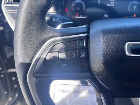 Used 2023 Jeep Grand Cherokee L Laredo AWD/4WD image 19