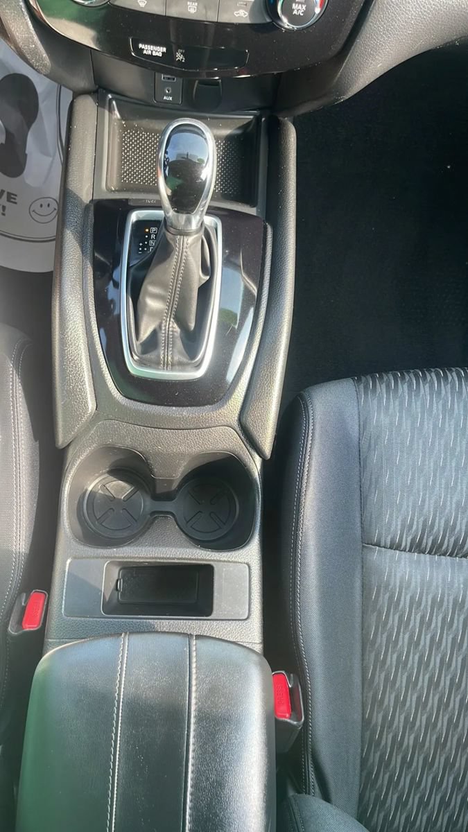 Used 2017 Nissan Rogue S w/ S Appearance Package FWD image 21
