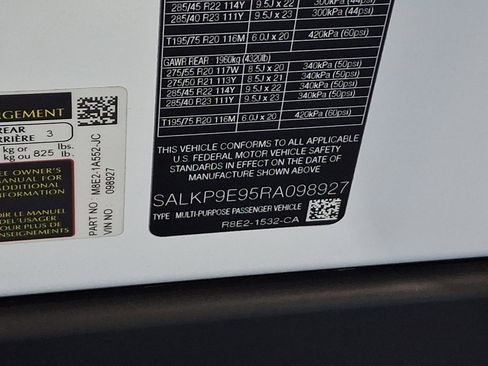 Certified 2024 Land Rover Range Rover SE AWD/4WD image 27
