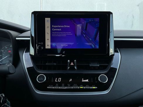 Used 2025 Toyota Corolla LE image 23