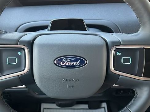 New 2025 Ford Expedition Active image 34