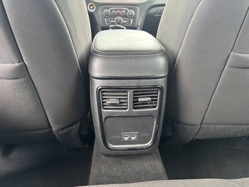Used 2023 Dodge Charger SXT w/ Blacktop Package AWD/4WD image 17