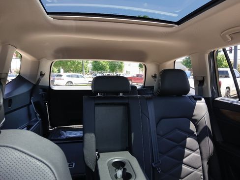 New 2026 Volkswagen Atlas SE FWD image 25