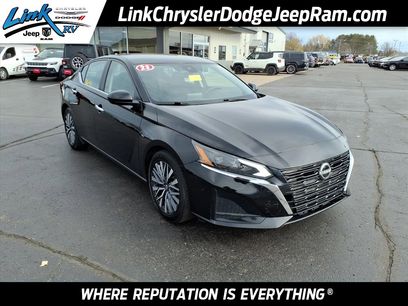Used 2023 Nissan Altima 2.5 SV