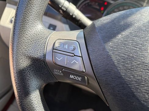 Used 2011 Toyota Venza w/ Convenience Pkg FWD image 13