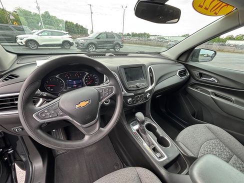 Used 2022 Chevrolet Equinox LT AWD/4WD image 12