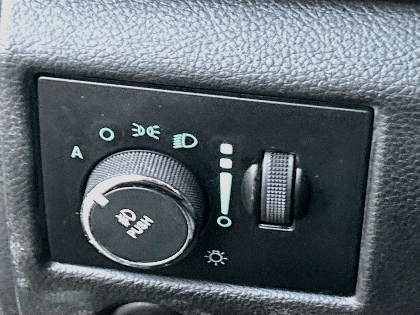 Used 2013 Jeep Grand Cherokee Laredo AWD/4WD image 32