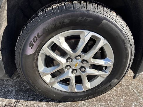 Used 2018 Chevrolet Traverse LT image 9