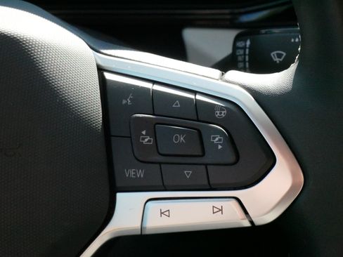 Certified 2025 Volkswagen Taos S AWD/4WD image 25
