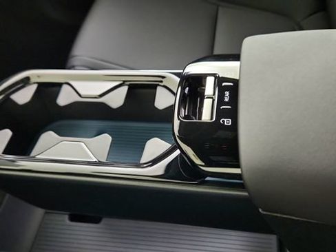 New 2026 Volvo EX30 Cross Country Ultra w/ Protection Package Premier AWD/4WD image 16