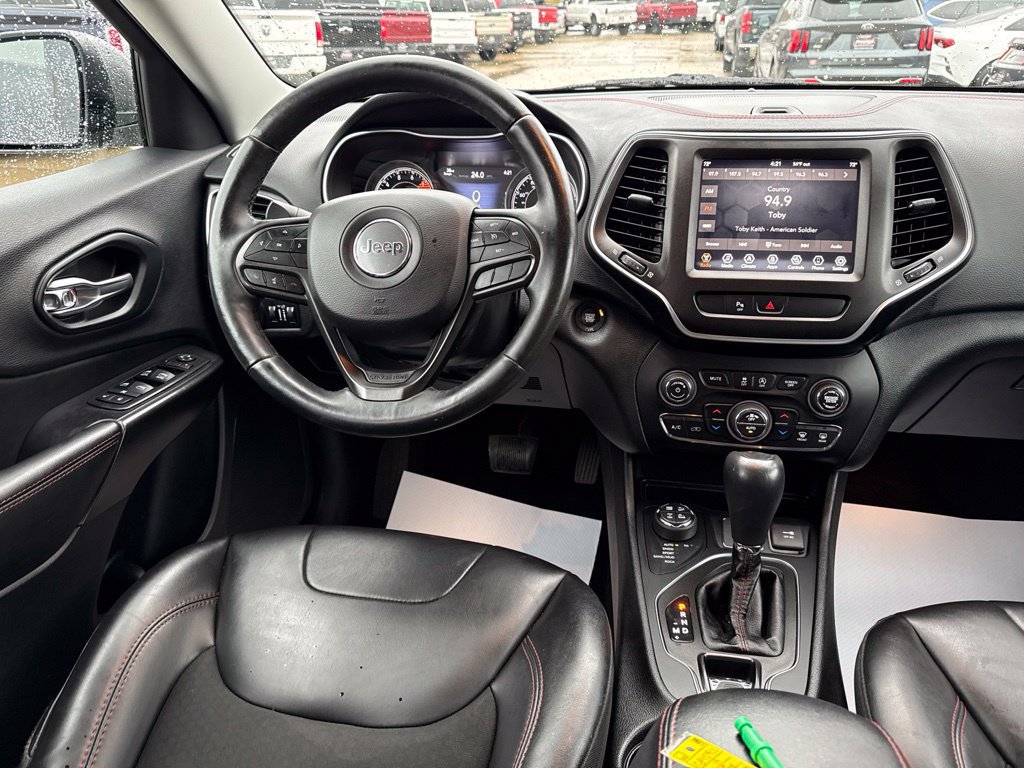 Used 2019 Jeep Cherokee Trailhawk w/ Cold Weather Group AWD/4WD image 11