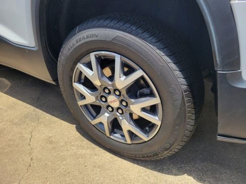 Used 2023 GMC Acadia SLT w/ Preferred Package FWD image 7