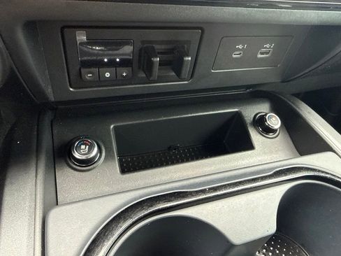 Used 2023 Nissan Titan PRO-4X w/ Pro-4x Convenience Package AWD/4WD image 24