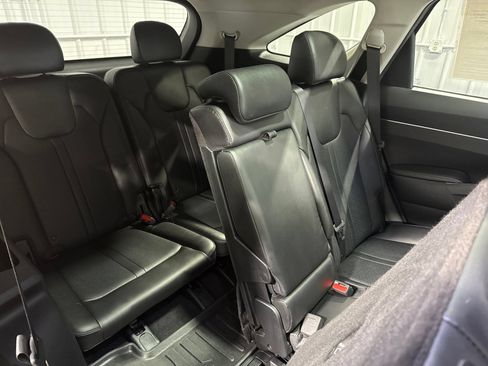 Used 2023 Kia Sorento S w/ Panoramic Sunroof Package AWD/4WD image 18