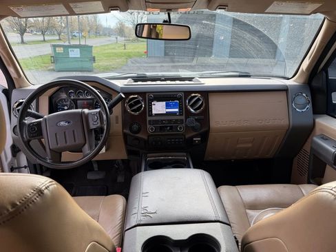 Used 2012 Ford F250 Lariat w/ Lariat Interior Pkg image 18