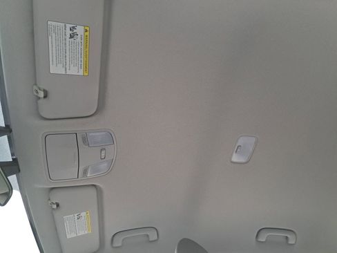 Used 2020 Hyundai Elantra SEL image 32