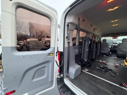 Used 2017 Ford Transit 350 XL image 32